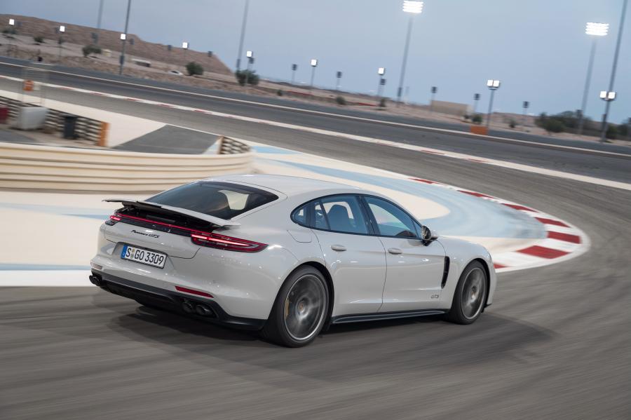  Porsche Panamera GTS (971) 2018 года  (WW) (фото 31 из 42)